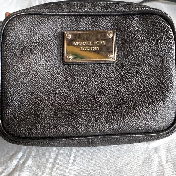 Michael Kors crossbody bag with partial chain strap - Picture 2 of 7